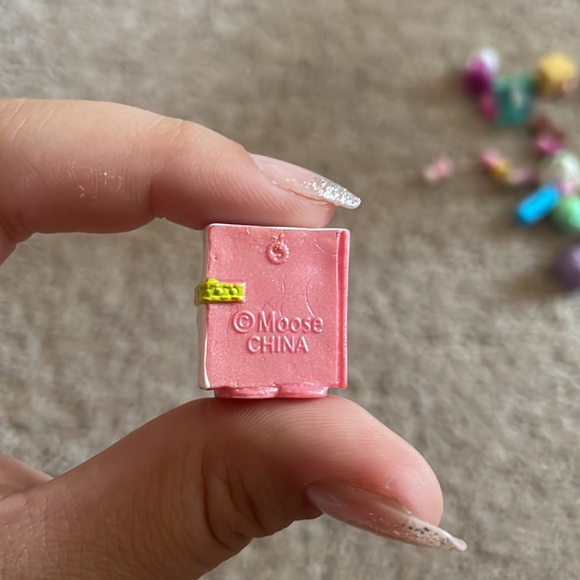 SHOPKINS! Secret Sally Special Edition Stationary Pink! - Picture 3 of 4